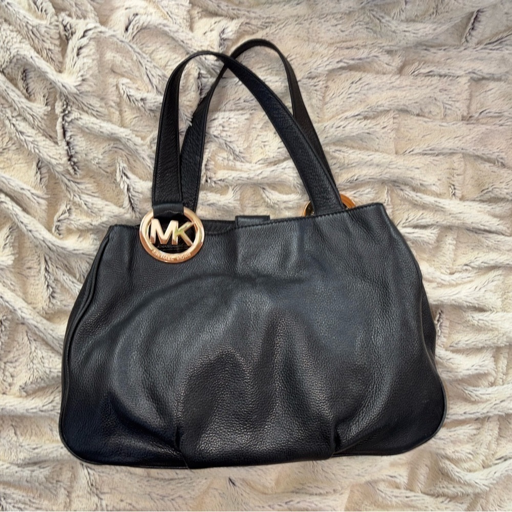 Michael Kors Fulton EastWest Black Soft Pebbled Leather Lg Gold MK Medallion Bag - Picture 9 of 12